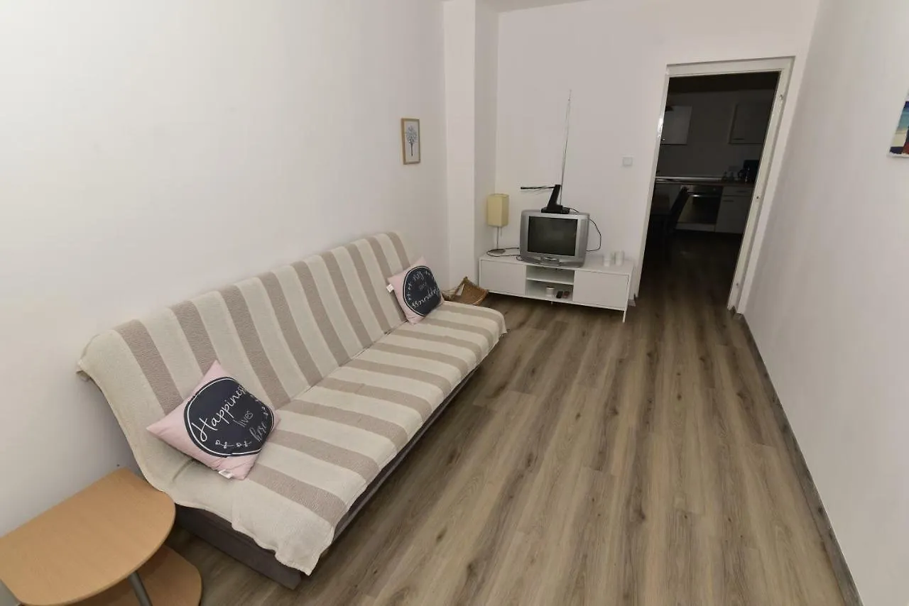 Apartment Hemingway Malinska 0*,  Croatia